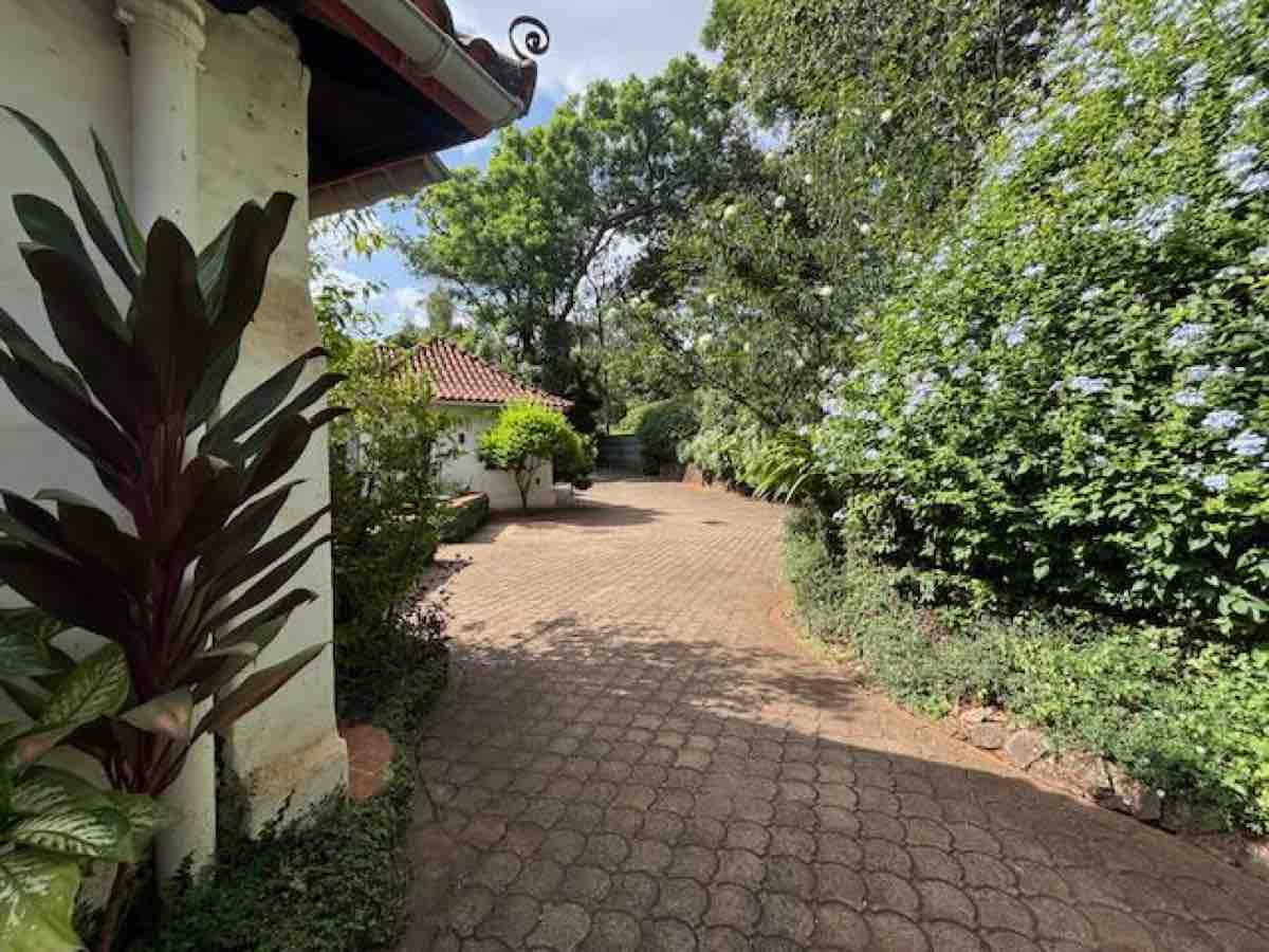 Hornbill House dining room