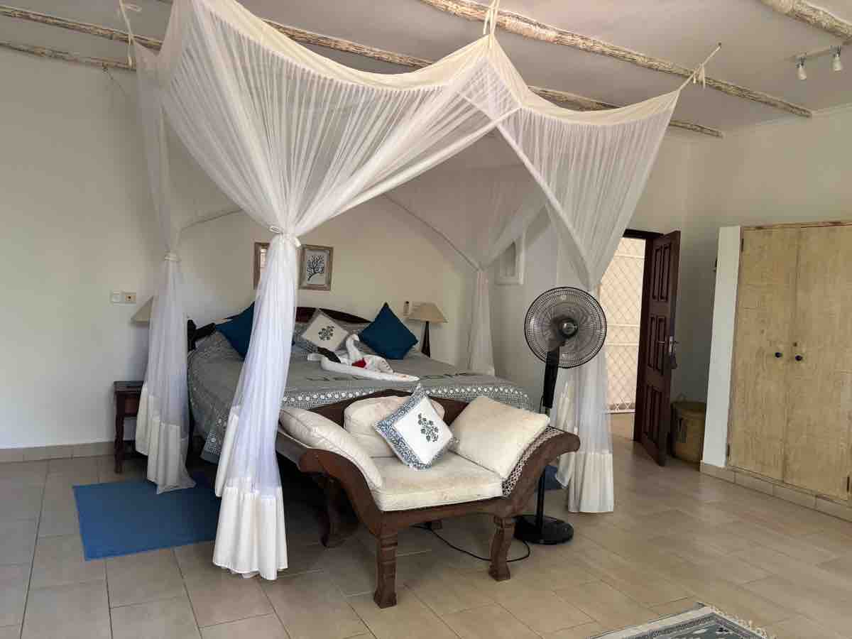 Watamu bedroom2-01