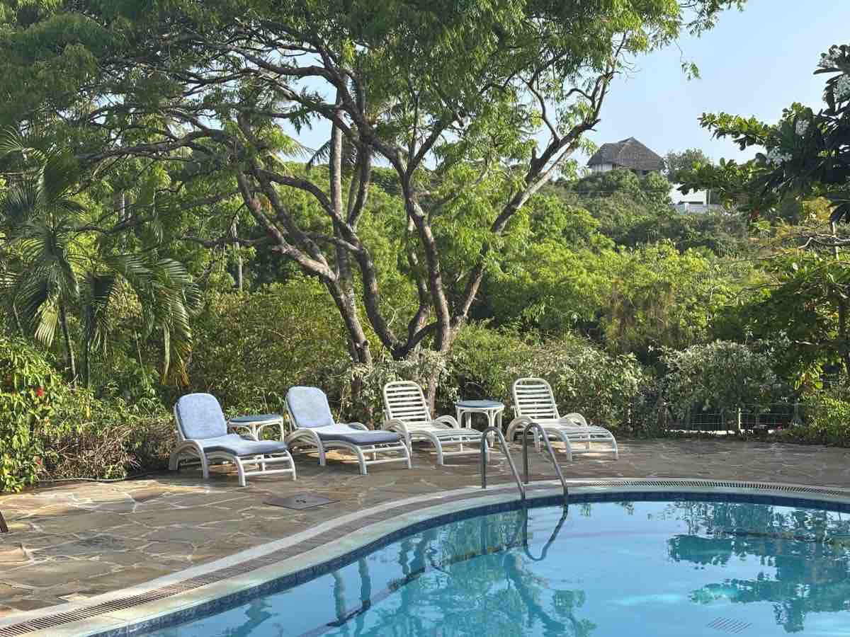 Watamu pool-02